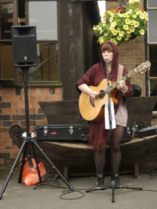 Local Musician Emily Bond entertained the crowds with her amazing acoustic set!!